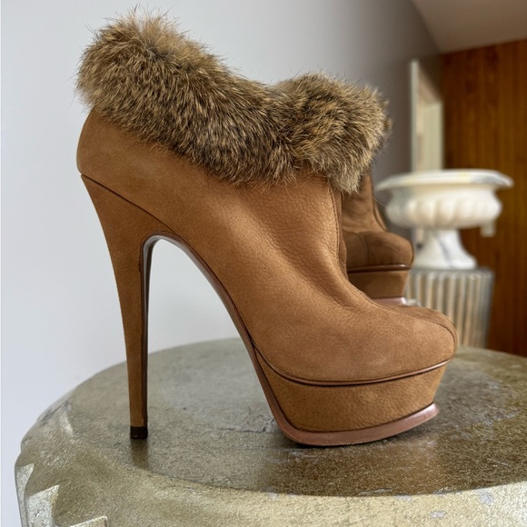 YSL - Tan Tribute Suede Booties w/ Fur Cuffs - Picture 4 of 15